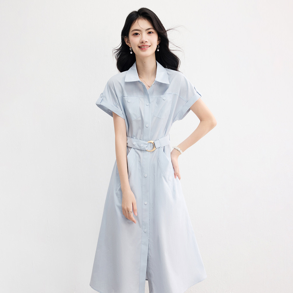 SeRinaBlue沙芮娜2026年夏季新款腰带简约收腰女士短袖衬衫连衣裙