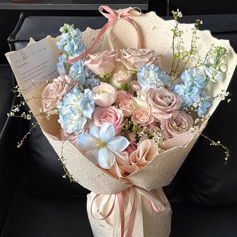 永生花小众风毕业玫瑰成品花束仿真香皂花高级感生日礼物送女朋友