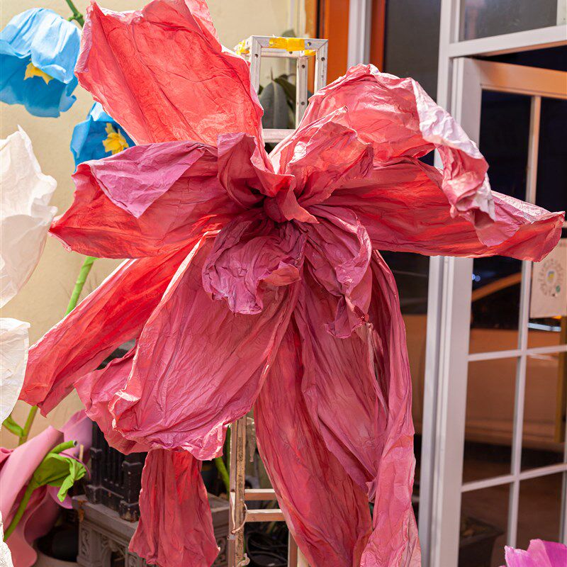 大型装饰合纸玫红色大花婚庆商场展厅打卡美陈纸艺花成品非材料包