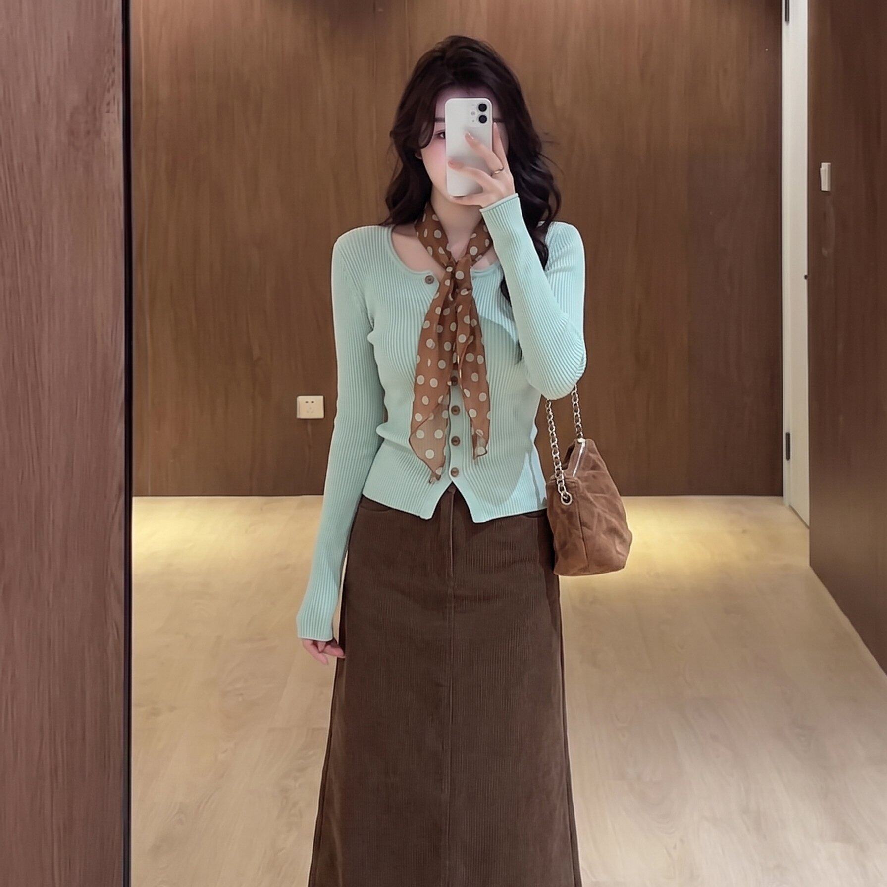 实拍大码女装韩系绿色长袖针织衫女早秋修身薄款毛衣半身裙套装