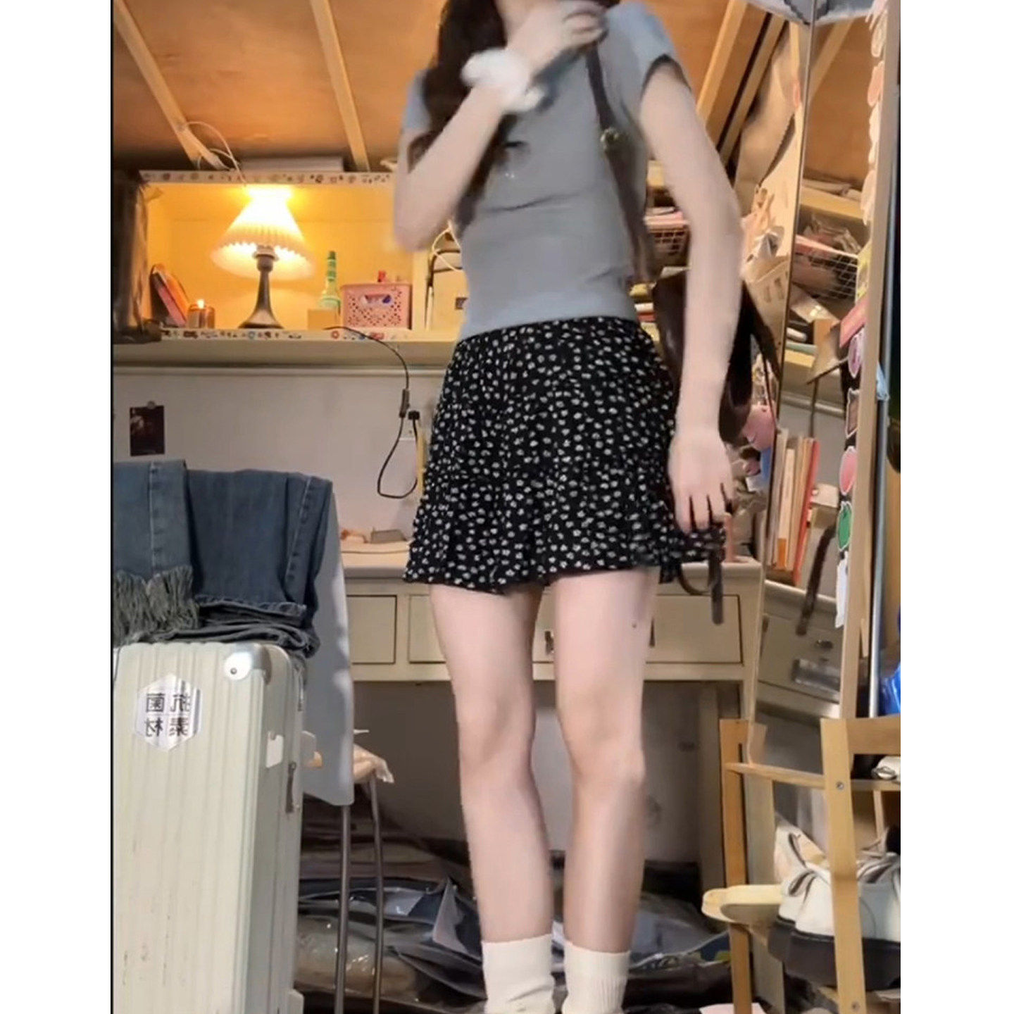 梨型身材伯克利裙2026新款今年流行爆款女装夏半身裙黑色碎花短裙