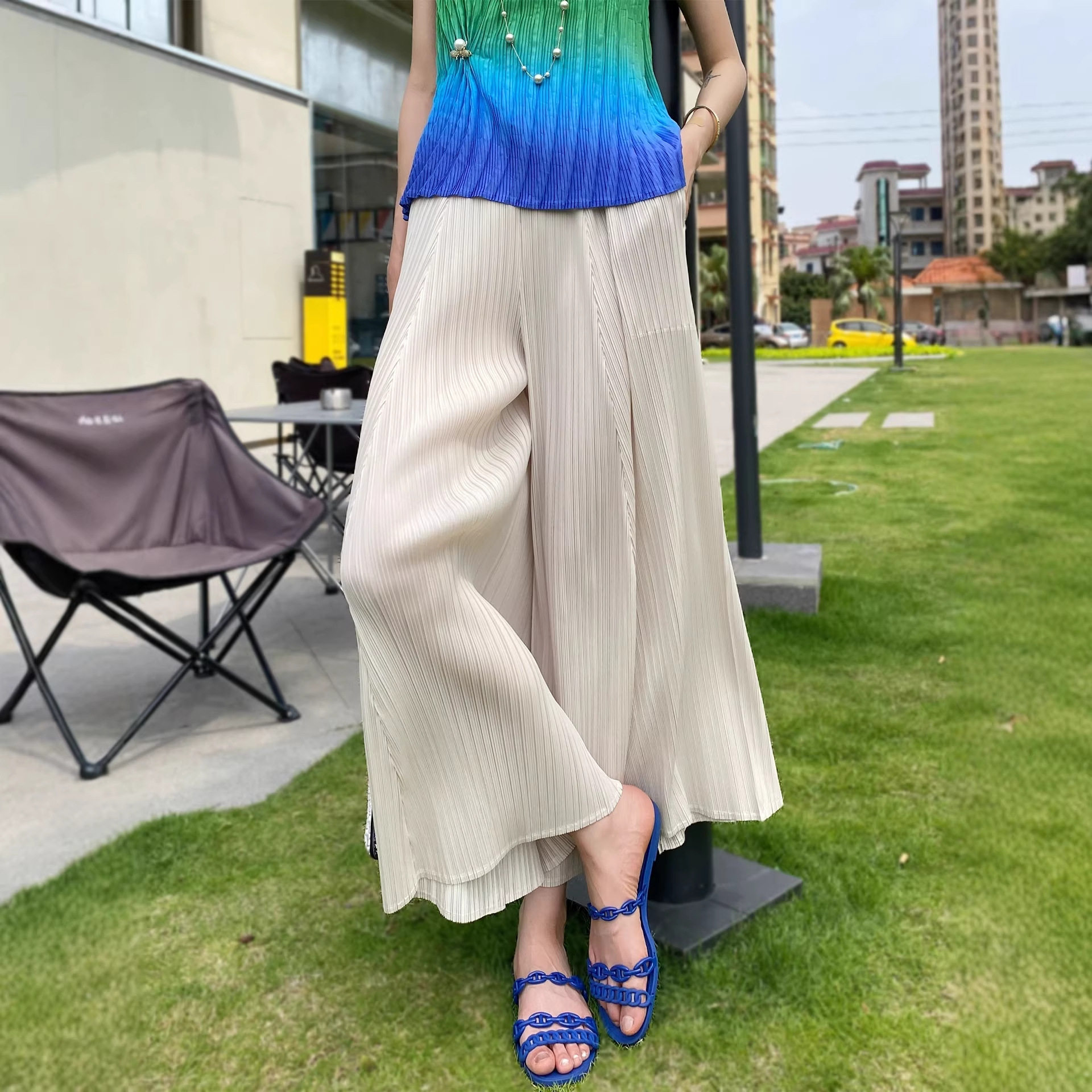 设计感褶皱裤子女款夏季薄款阔腿裤垂感松紧腰休闲百搭大摆裤