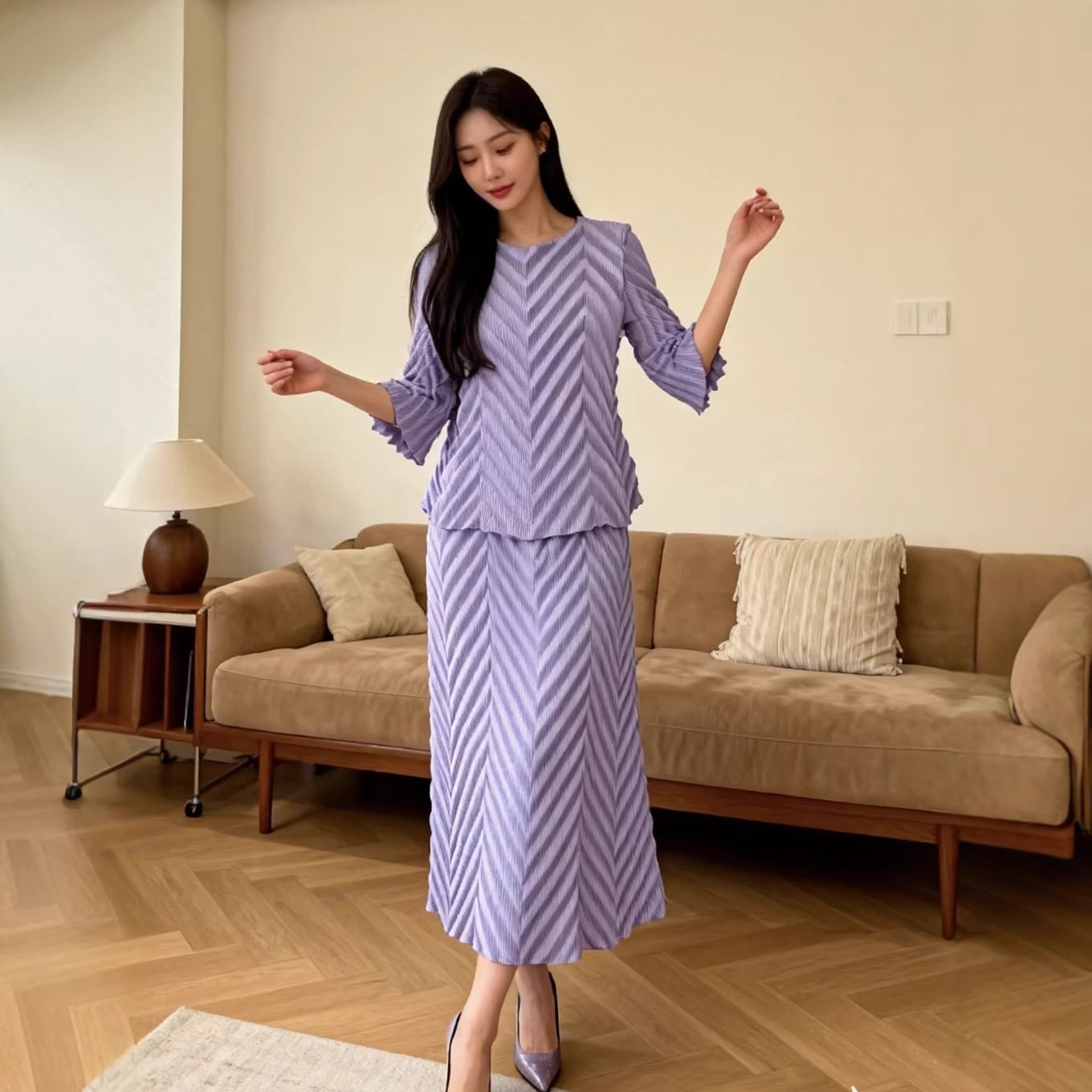 褶皱女装春季新款套装两件套洋气上衣女半身裙搭配一整套
