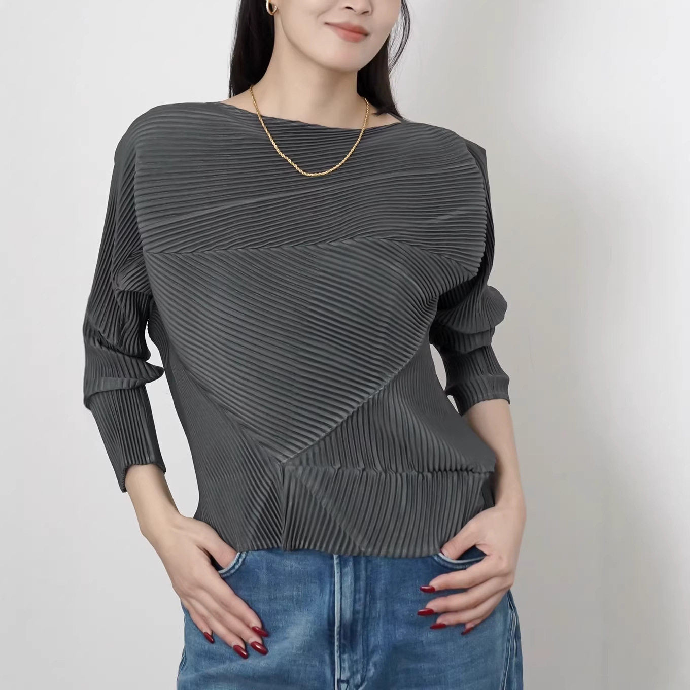 三宅长袖t恤女年春季新款不规则褶皱艺术设计感小众女式上衣