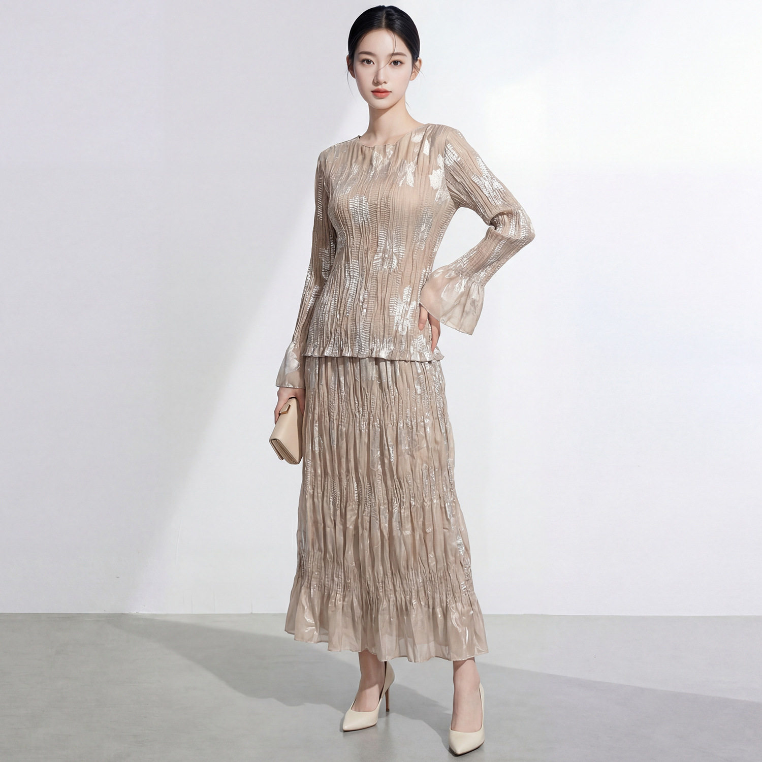 设计感皱皱半身裙女夏新款刺绣蕾丝内衬长袖T恤时尚减龄套装