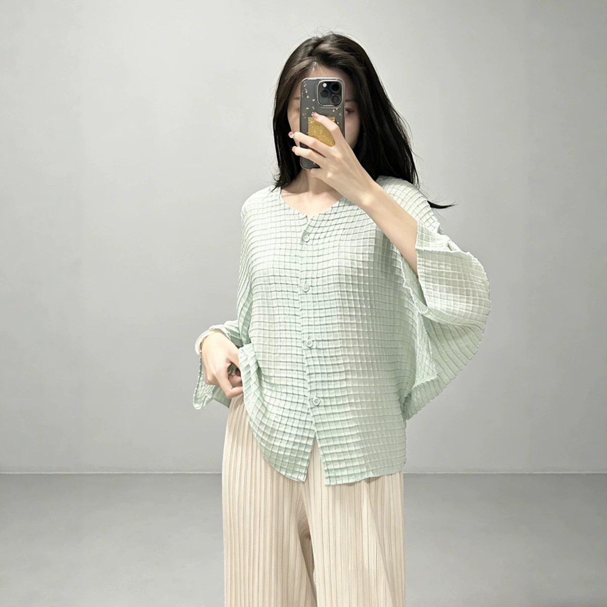 女外套春夏高级感纯色宽松大码蝙蝠袖轻薄透气防晒衣百搭开衫