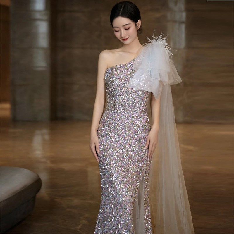 宴会晚礼服2024新款气质高贵优雅鱼尾订婚高级感主持人晚装演出服