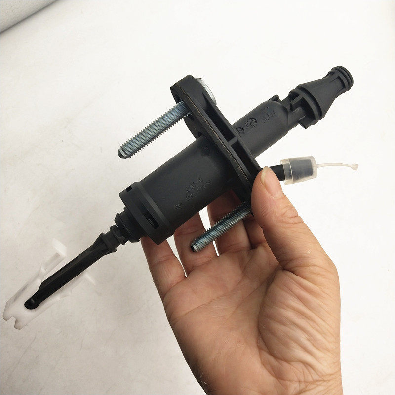 适用英朗 新君威科鲁兹离合器总泵 克鲁兹离合器总泵 正厂配件