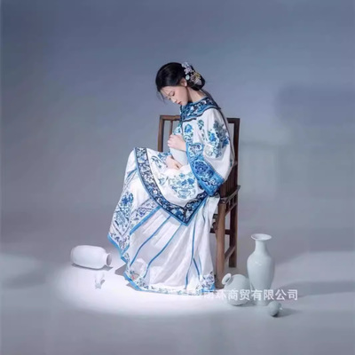2026新款原创晚清青花瓷一拦富贵重工刺绣清寒女装商晋少奶奶服套