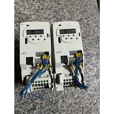 变频器SKB3400055 功率0.55KW 没盖子,