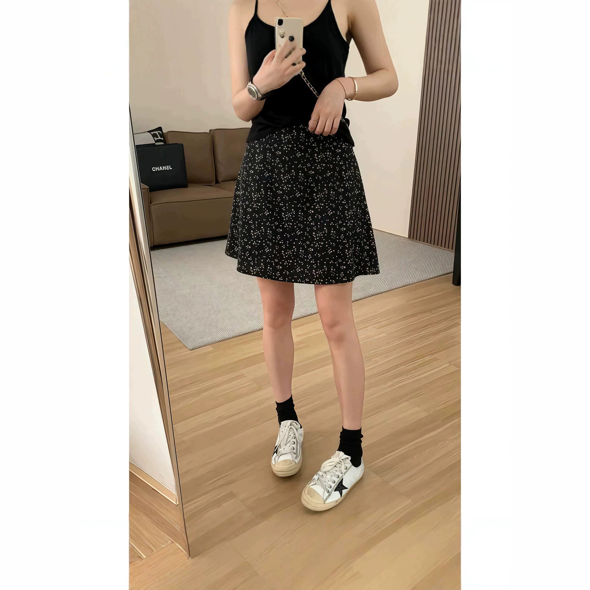 大码高腰显瘦碎花A字小黑裙