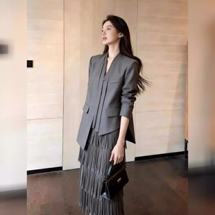 御姐灰色西装外套流苏半身裙两件套女2026春季新款通勤高级感套装
