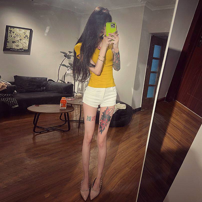 社会女套装快手网红同款设计感纽扣V领短袖T恤上衣+牛仔白色短裤