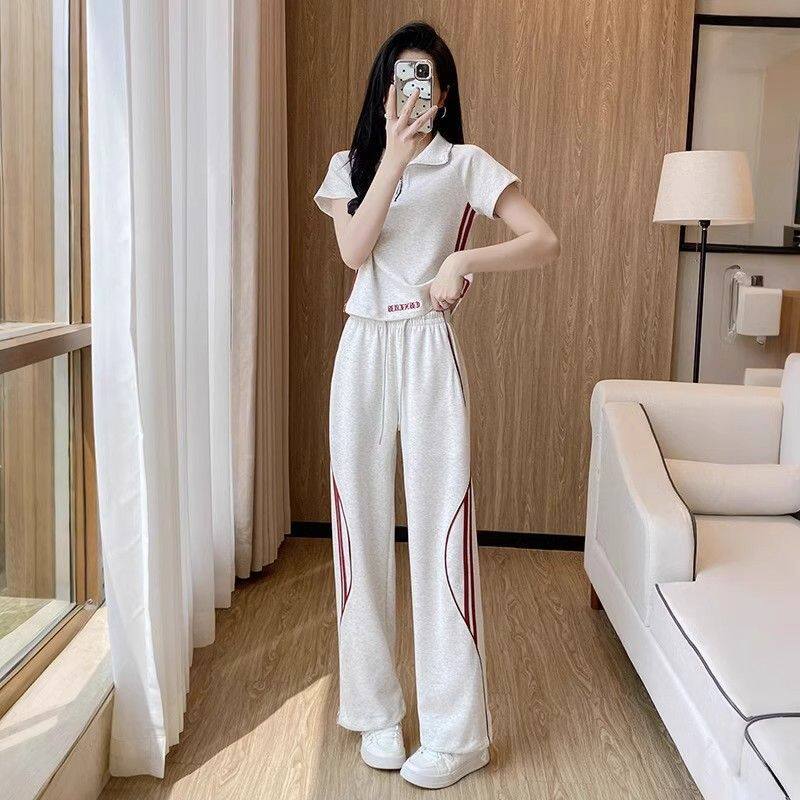 短袖半拉链休闲运动套装女2025新款时尚洋气时髦小个子条纹两件套