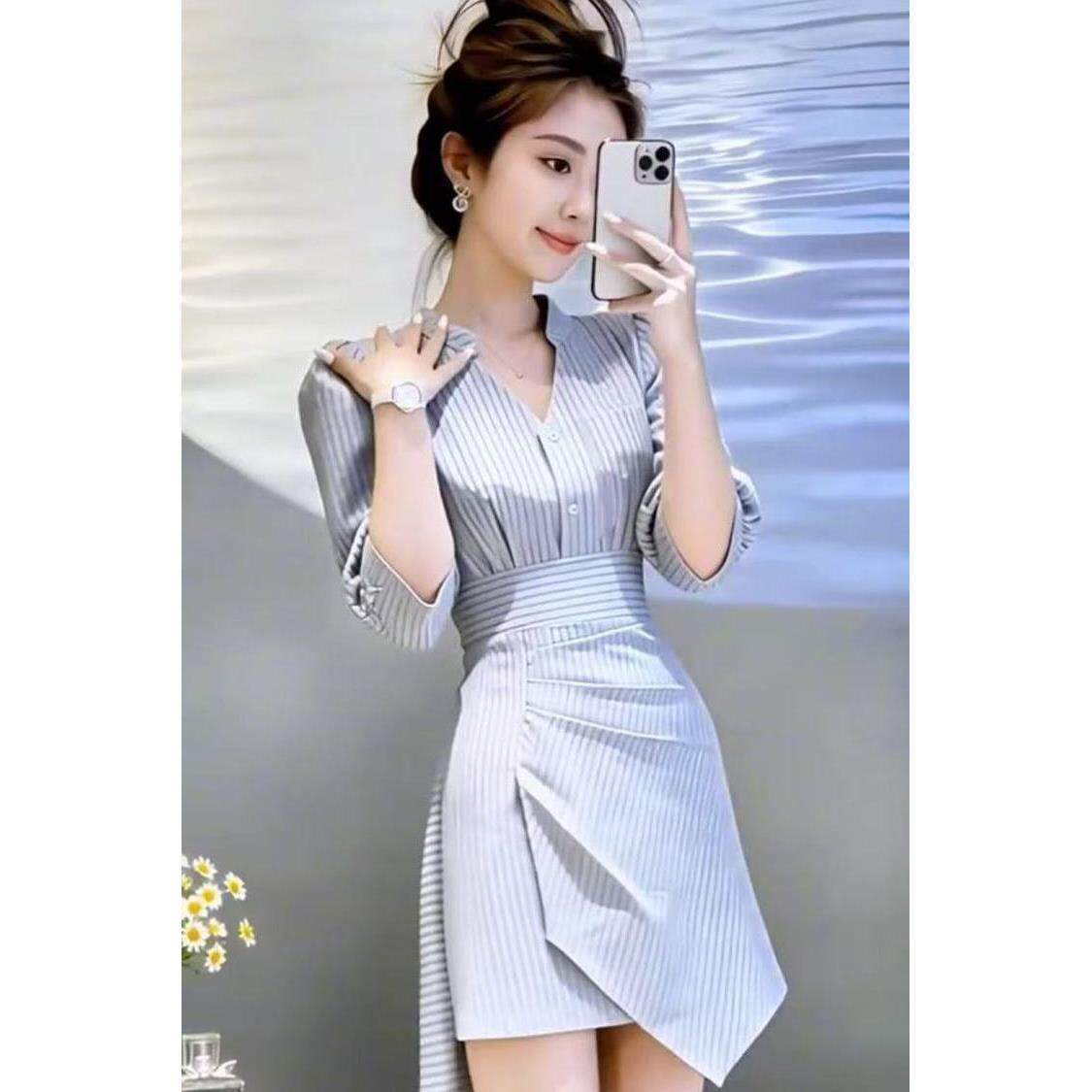 法式气质蓝色条纹连衣裙女春夏新款今年流行爆款不规则掐腰短裙子