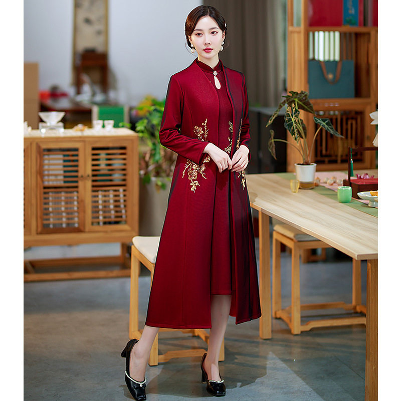 2026新款妈妈装旗袍大码喜婆婆婚宴装外搭春装参加婚礼礼服连衣裙