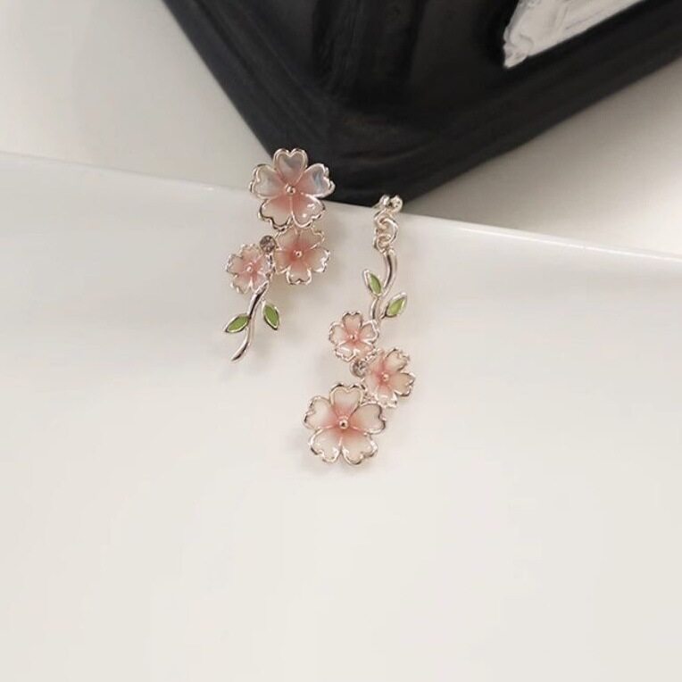 日系田园少女三花樱花不对称耳钉温婉甜美珐琅小众清新优雅耳饰
