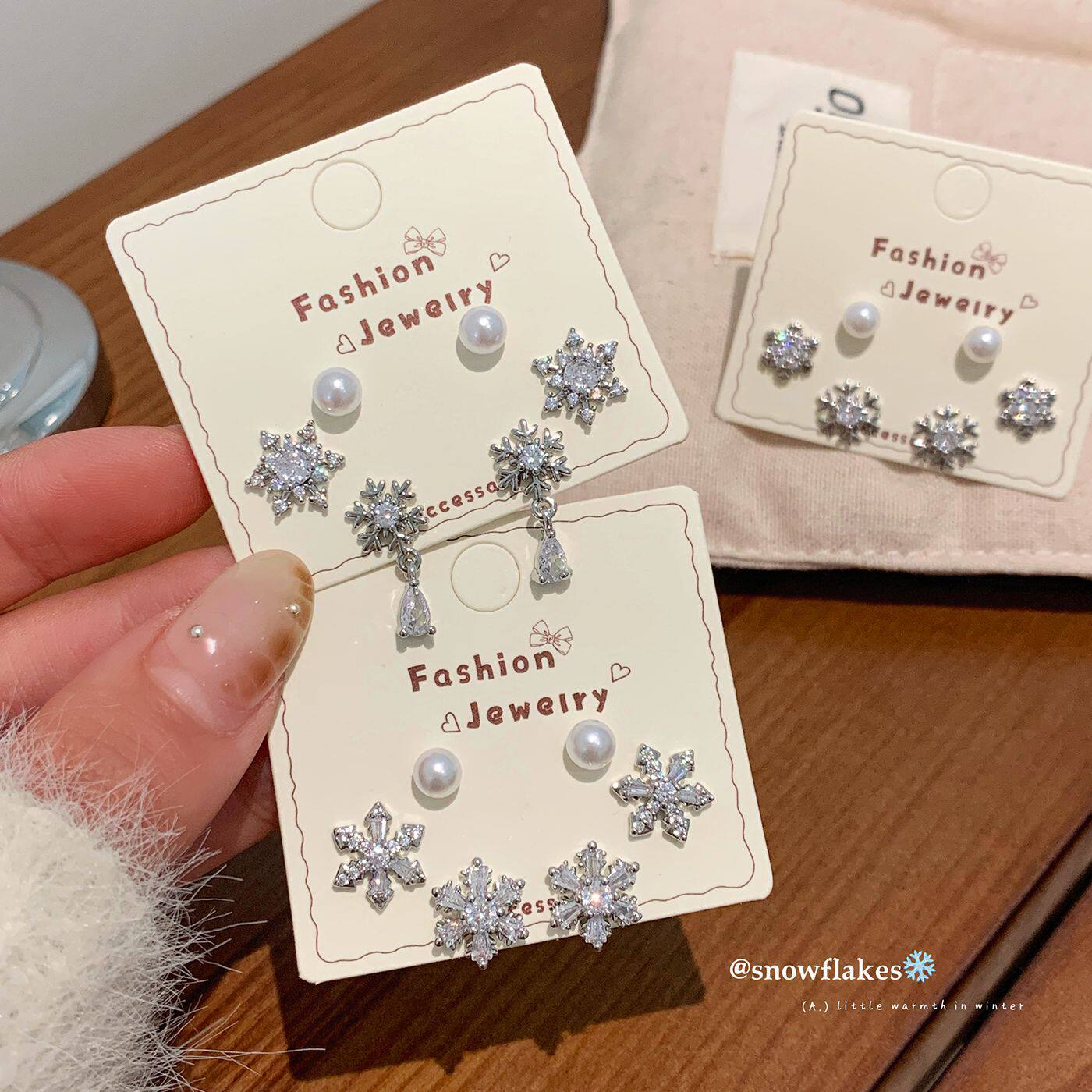 铜微镶锆石雪花耳钉女银针轻奢小众高级感精致时尚气质甜酷耳饰