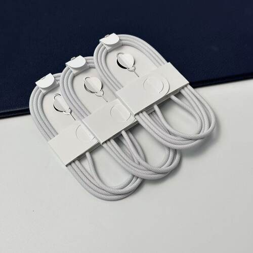 适用于苹果原装17/16/15系列原装硅胶线60w c-c数据线