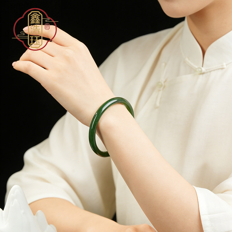 鑫浩矿业天然和田玉碧玉圆条手镯女卡6美人条送妈妈菠菜绿有矿点