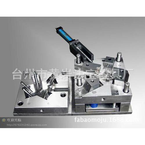 专业供应各种管件塑料模具/PVC管件模具/注塑模具加工