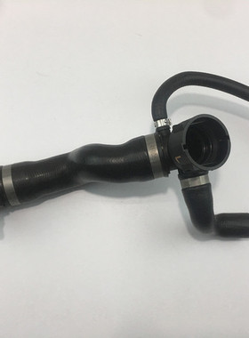 适用宝马F10水箱上水管F18回流管F02 730 740 525散热器三通管530