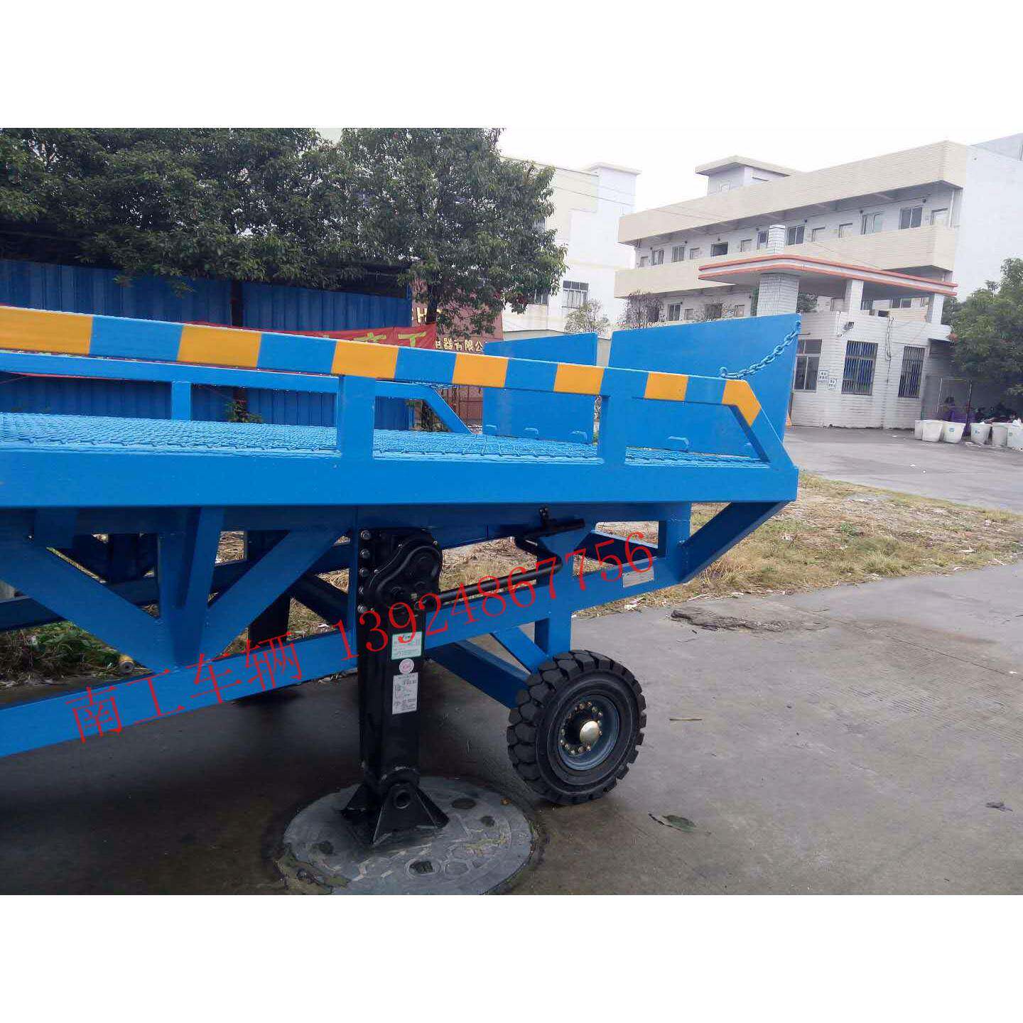 16吨移式登桥 广移动式登NGRAT16M车梯 集东装箱动搬车运专用