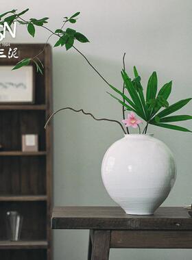 御三泥陶瓷侘寂养鲜花花瓶复古月亮瓶白色陶艺摆件禅意插花干花