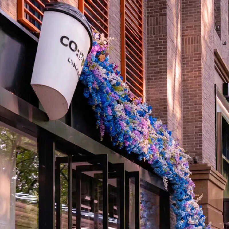 网红咖啡杯模型雕塑卡通兔子商场奶茶杯店铺打卡拍照玻璃钢大摆件