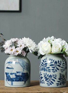 青花瓷中式陶瓷花瓶手绘景德镇复古花器 摆件新中式风格