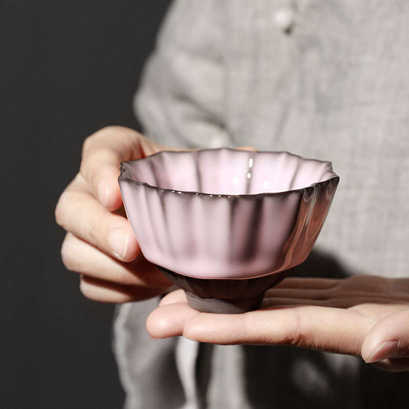 官窑铁胎茶杯日式樱花粉色女士主人杯陶瓷花瓣杯个人专用高档茶盏