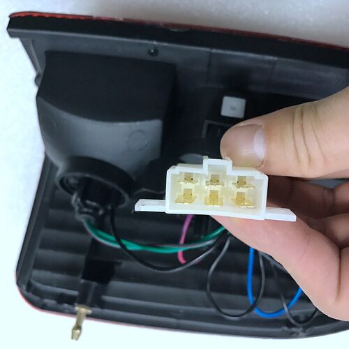 适用恒天途腾T2途腾T3后尾灯总成后灯防追尾灯恒天皮卡汽车配件
