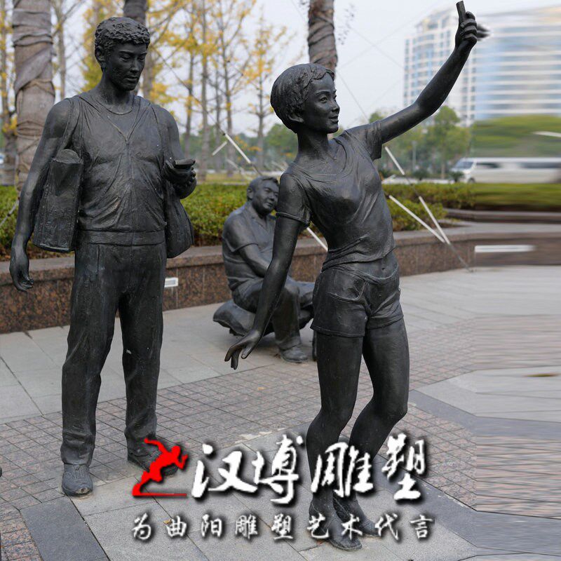 民俗文化玻璃钢仿铜卖菜大妈等车回家主题人物园林景观工艺雕塑