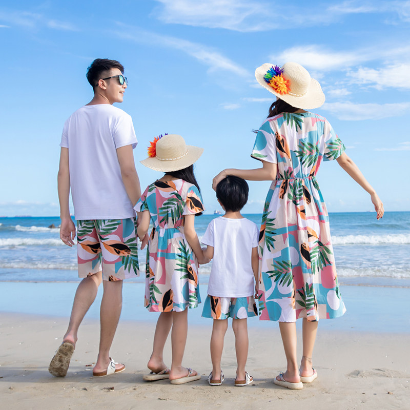 三亚旅游亲子装一家三口海边度假四口套装沙滩裙母子母女装连衣裙