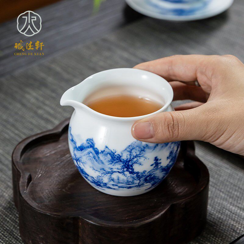 诚德轩手绘青花公道杯景德镇陶瓷分茶器滨水觅诗单个茶海茶具配件