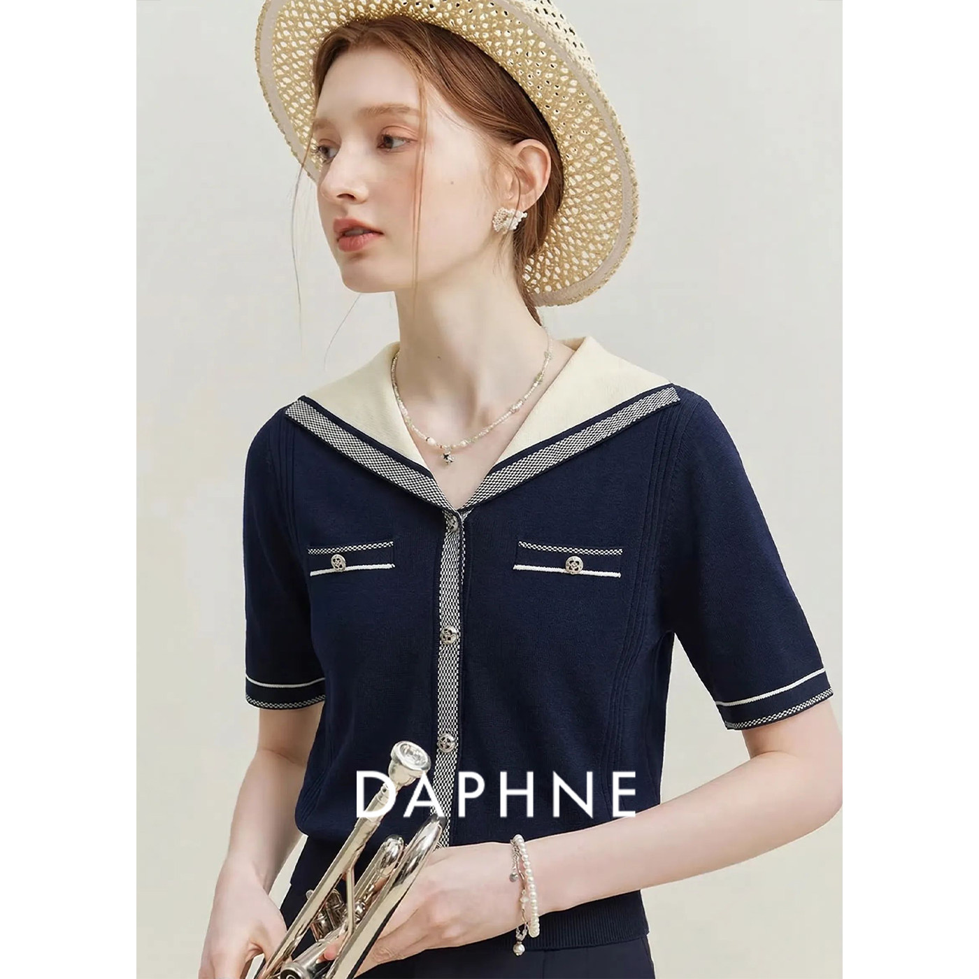 Daphne达芙妮2026夏季小香风海军领撞色短袖针织衫女显瘦气质上衣