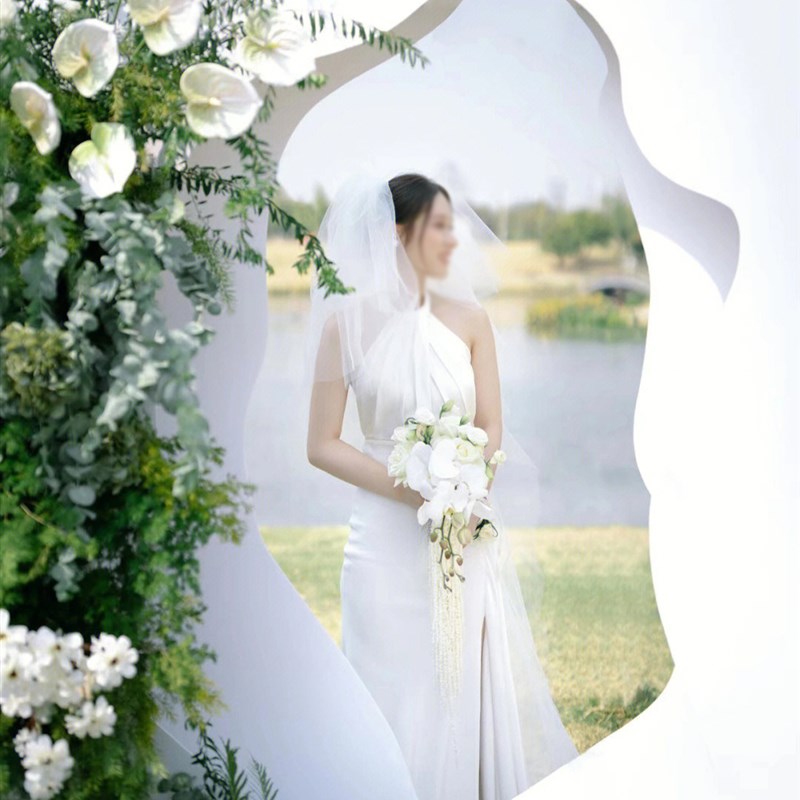 高级感白色极简约小型众草坪结婚礼KT背景板定制订婚花艺装饰布置