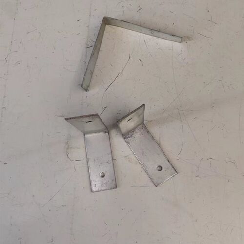 轻质砖连接片L型固定角码加气块砌墙天花板龙骨木箱包角角铁单片
