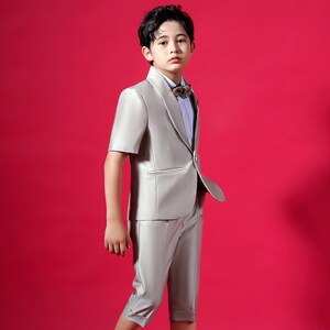 男童西服夏季短袖薄款走秀表演服生日小西装男孩主持人钢琴演出服