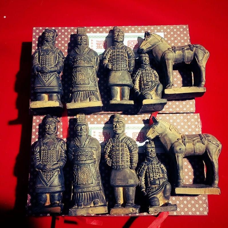 兵马俑摆件陶俑五件套黑色泥俑秦俑西安旅游工艺纪念品特色送老外