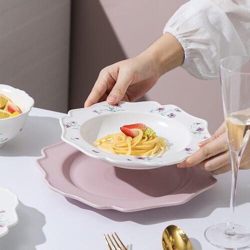 高级感碗碟套装家用高颜值陶瓷餐具新款个性碗盘碗筷组合乔迁送礼
