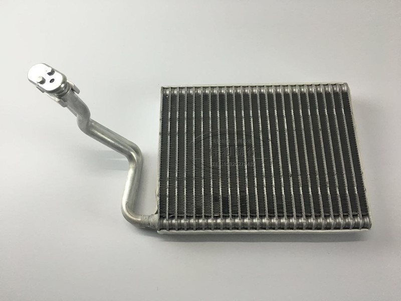 适用宝马E87蒸发箱E90 E93 X1 318i 320i 325i 120i空调蒸发器芯