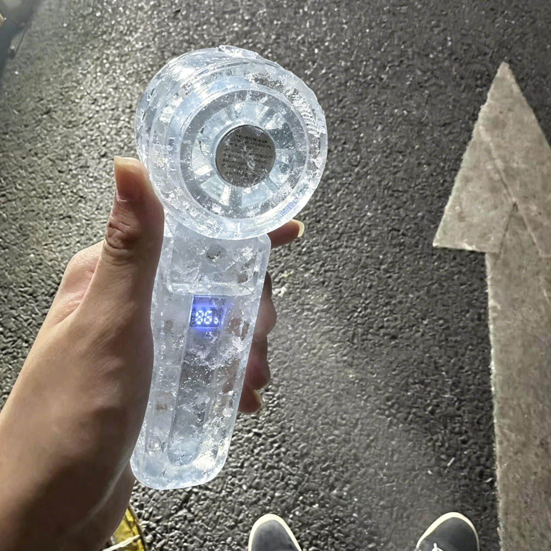 冰敷喷雾手持风扇新款迷你充电极速2026高速制冷学校户外小风扇