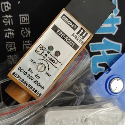 浙江沪工2米反射型光电开关传感器E3S-R2N1三线NPN常开 DC10~30V