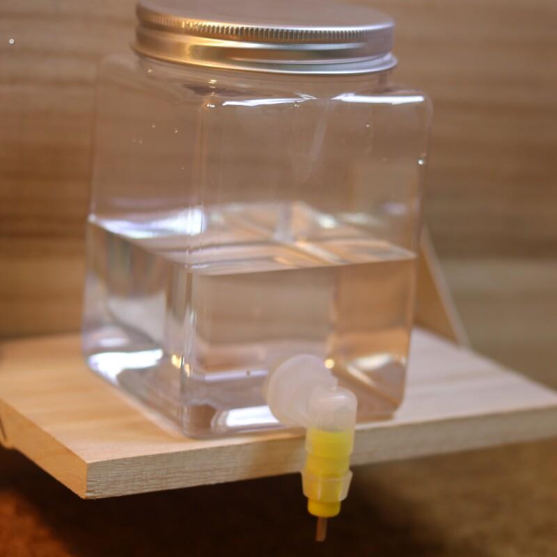 鸟用饮水器鹦鹉自动喂水器芦丁鸡饮水器玄风虎皮撞针式大容量水壶