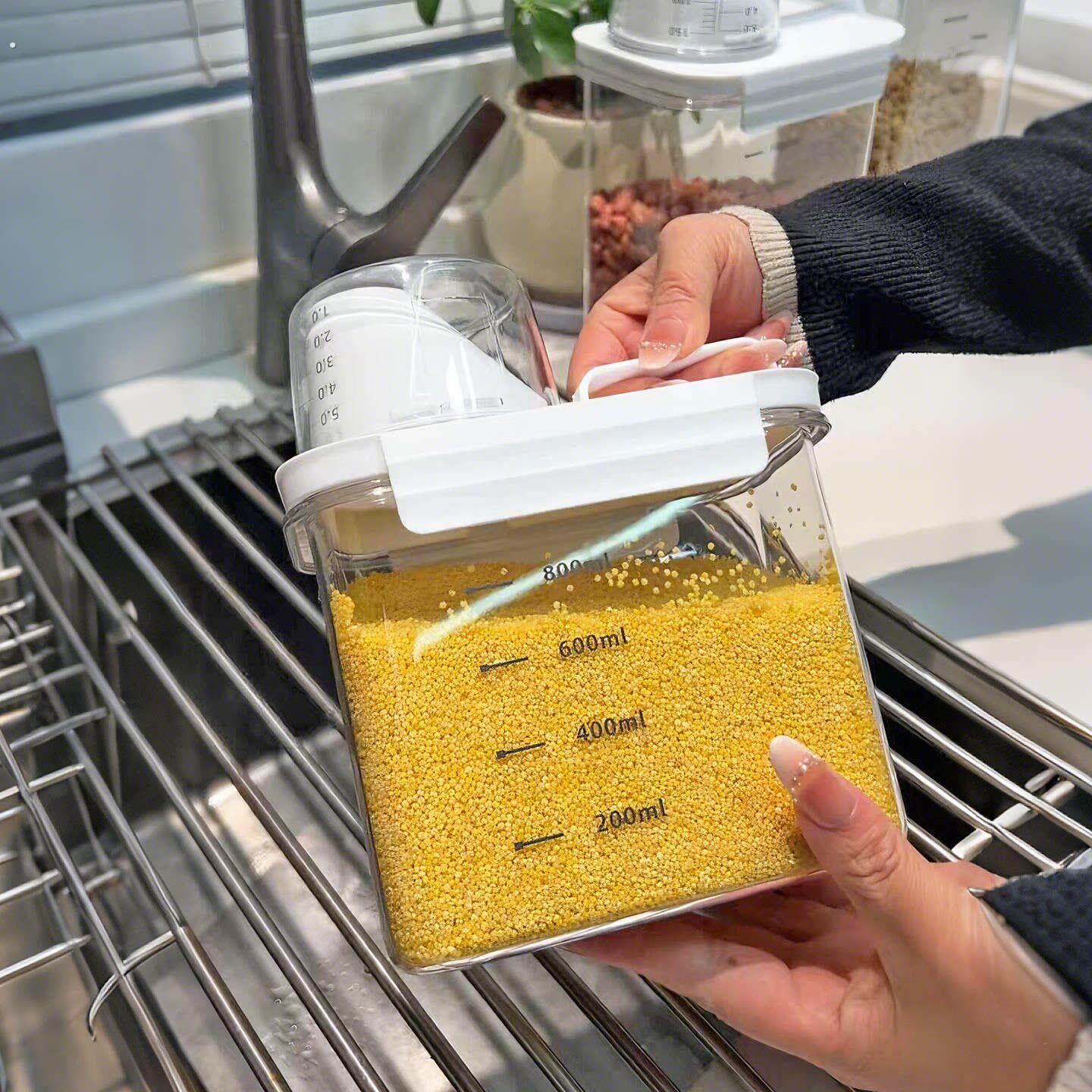 米桶家用防虫防潮密封面粉粮食带量杯储存罐装五谷杂粮豆子收纳盒
