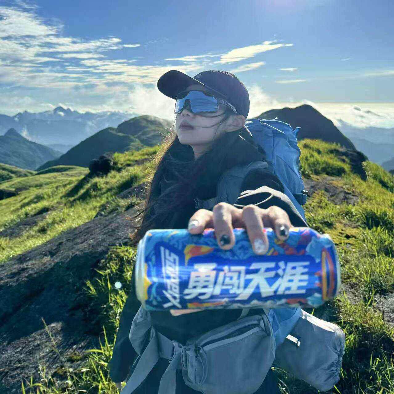 勇闯天涯拍照道具瓶子316不锈钢真空创意可乐瓶潮流外出随手吸管