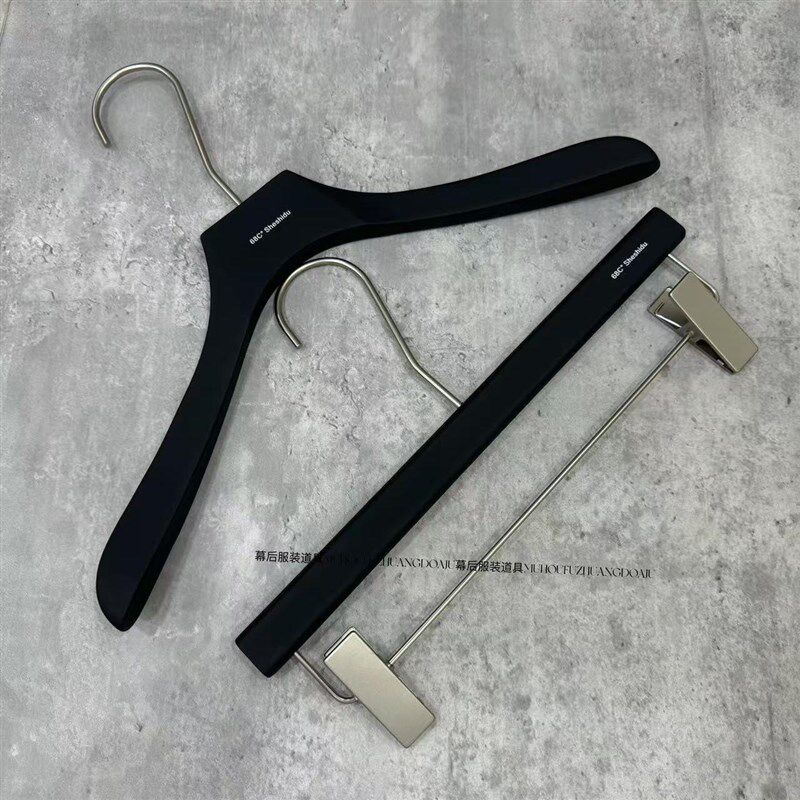 衣架服装店烤漆黑色手感漆原木质防滑衣撑女装专用高档无痕裤夹