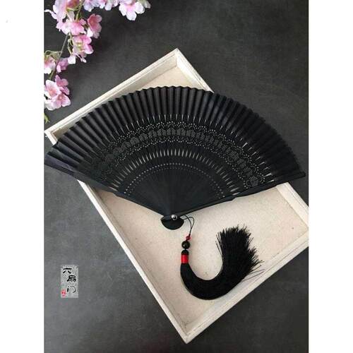 中国风全竹雕刻镂空扇子日式纯色黑色扇子古风旗袍夏季男女舞蹈扇