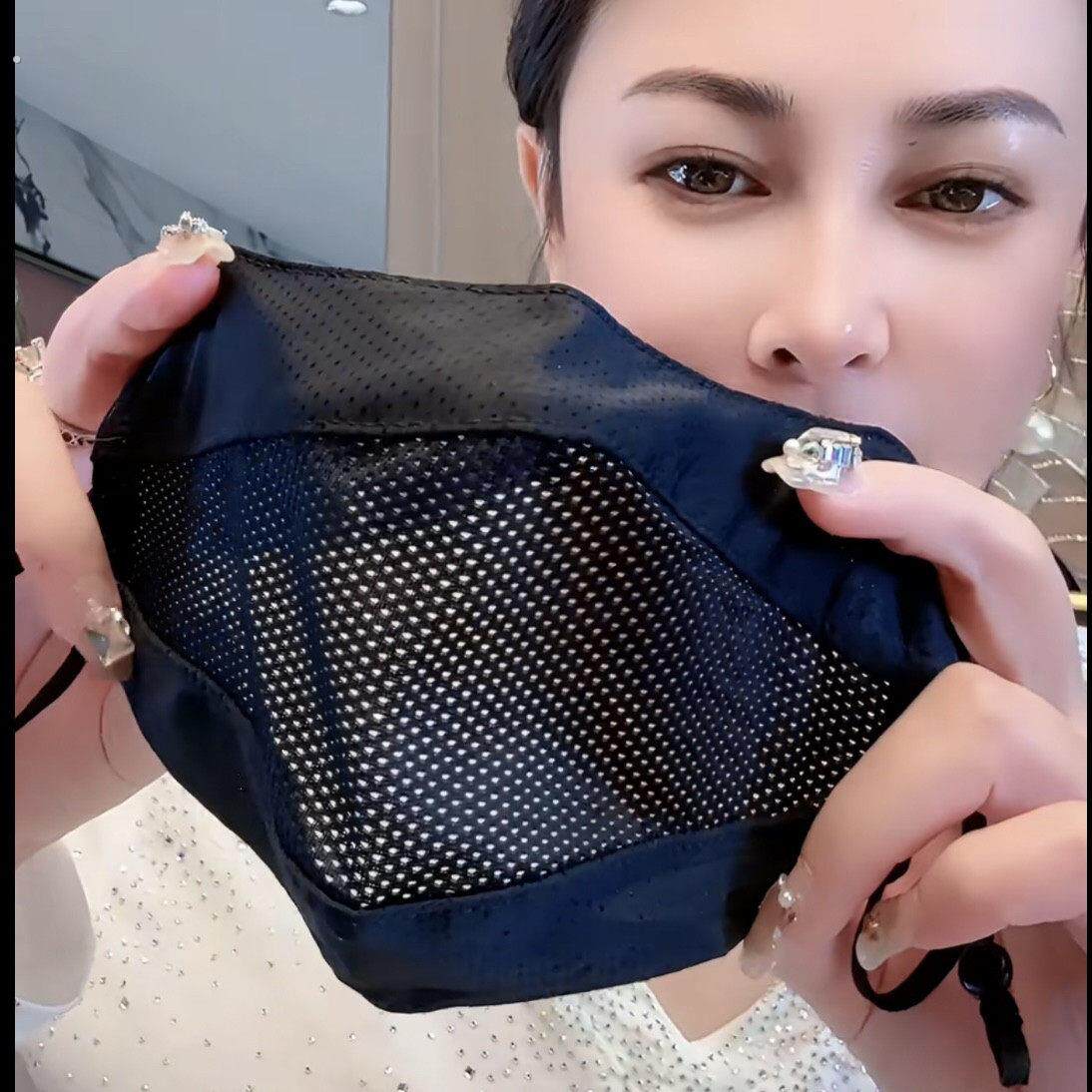 网红夏季新款男女同款带鼻孔透冰丝透气网防晒口罩面料柔软舒适